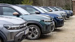 Presa maghiară: Producția Dacia scade, iar Renault își schimbă strategia pentru Europa