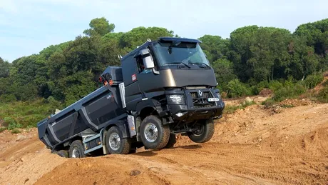 Am testat noile modele de camioane Renault Trucks. Categoria grea