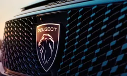 Peugeot prezintă interiorul viitorului SUV E-5008. Noul model folosește un ecran de 21 de inch – VIDEO