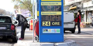 Motorina se apropie de 11 lei/litru. Ce preț are astăzi benzina și cât te va costa un plin de carburant