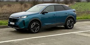 Test drive Peugeot 3008 PHEV. De la SUV clasic la fastback electrificat