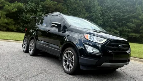 Un Ford EcoSport a fost transformat într-un monstru cu 6 roți. Consumul afișat surprinde