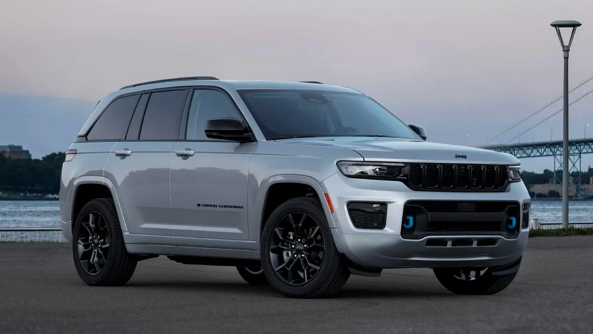 La 30 de ani de la lansare, Jeep Grand Cherokee primește o ediție specială 4xe 30th Anniversary