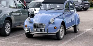 Iubitul Citroen 2CV renaște sub forma unui automobil electric la 36 de ani după încetarea producției. Cât va costa?