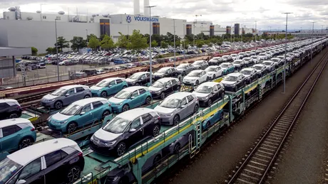 Înmatriculările de autoturisme noi în UE au crescut în luna noiembrie