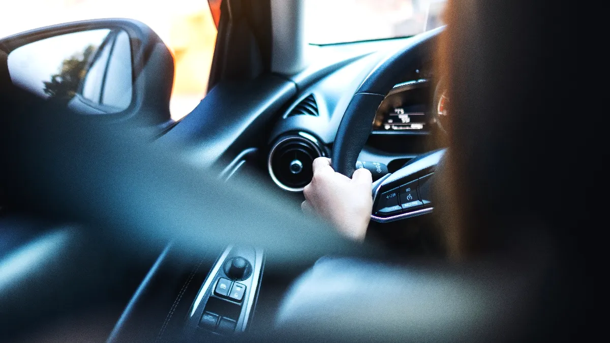 Reguli de care probabil nu ai auzit niciodată! Ce este interzis să faci la volanul unui autovehicul în 2025