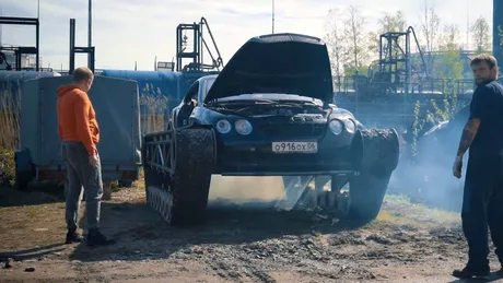 Bentley Continental GT transformat în tanc. Aşa ceva e posibil numai în Rusia -  VIDEO