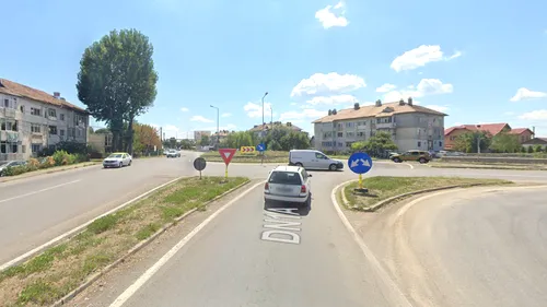 Sensul giratoriu 2025: Este legal să virezi stânga dacă te afli pe banda 1? Cine e de vină în cazul unui accident