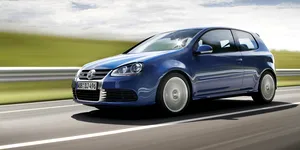 Șeful Bugatti conduce un VW Golf R32. Ce alte mașini mai are în colecție Mate Rimac? – VIDEO