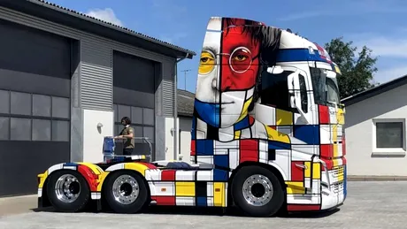 Acesta este cel mai ciudat camion Volvo din lume. GALERIE FOTO