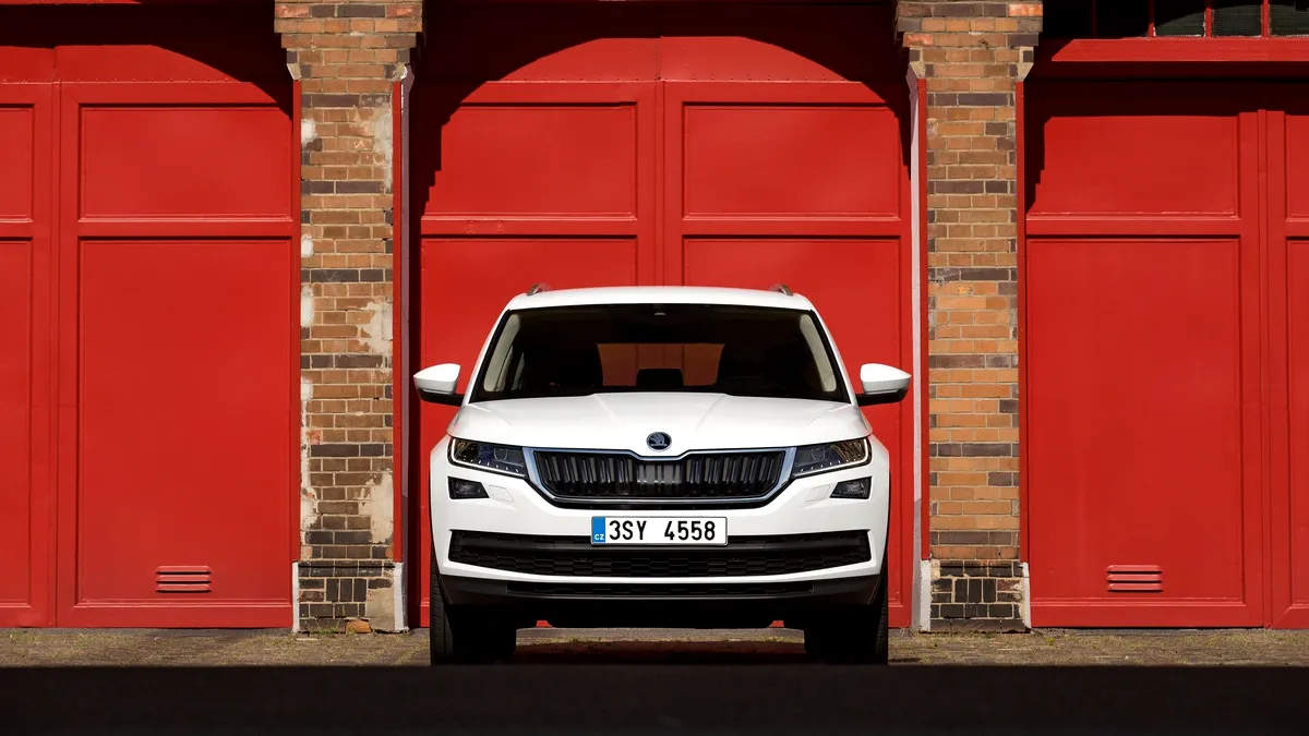 GALERIE FOTO Cu un portbagaj cît “China”, Skoda vrea să bată tot în clasa asta.