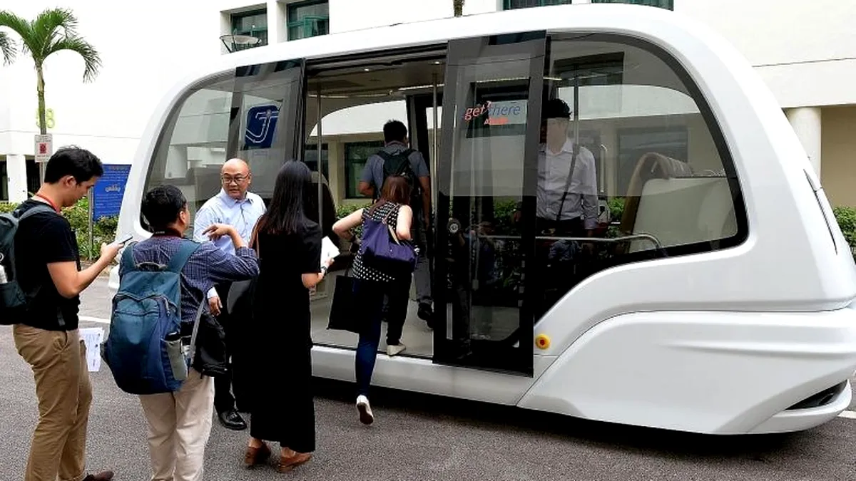 Cluj-Napoca este primul oraş din România care va avea autobuze fără şofer - Galerie FOTO