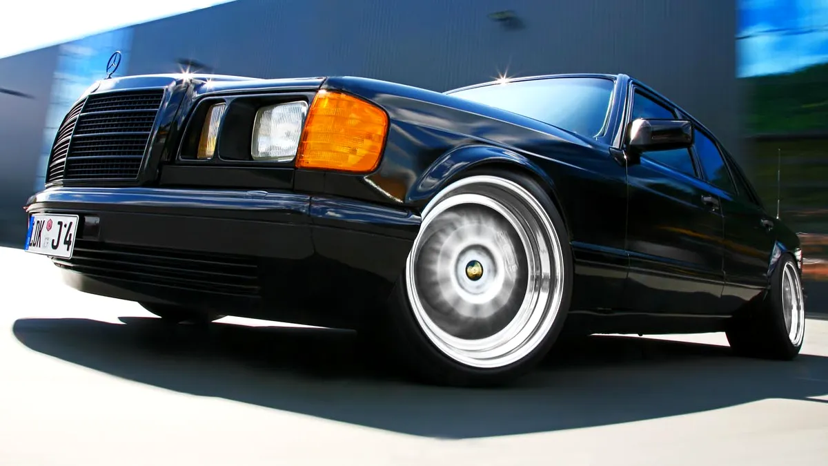 Mercedes-Benz W126 by Inden Design