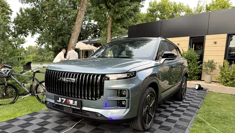 Povestea omului din spatele mașinii care vrea să semene cu un Range Rover și care se vinde în cifre incredibile pe unele piețe