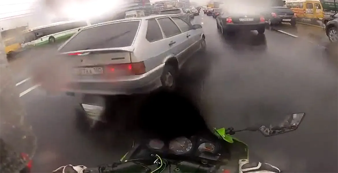 VIDEO: Cum să te bagi unde nu-ţi fierbe oala