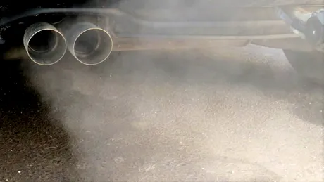 Poate fi anulat ITP-ul dacă mașina scoate prea mult fum? Cum se face această verificare