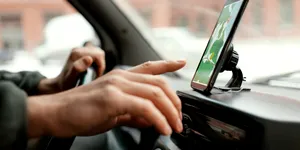 Peste 30 de șoferi lucrau la negru pentru o firmă de ridesharing din București. Amenda primită este uriașă