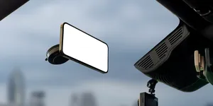 Video exclusiv / Pașii legali pentru a reclama un șofer agresiv în România, în 2026. Procedura oficială IGPR explicată simplu