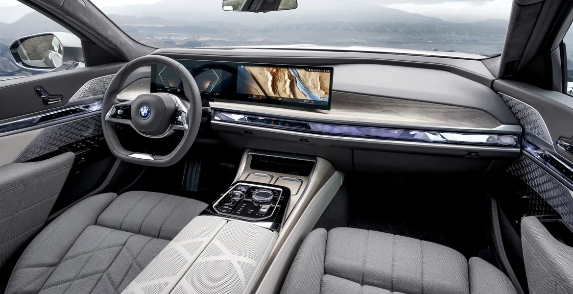 BMW va integra Android Automotive în sistemul său de operare