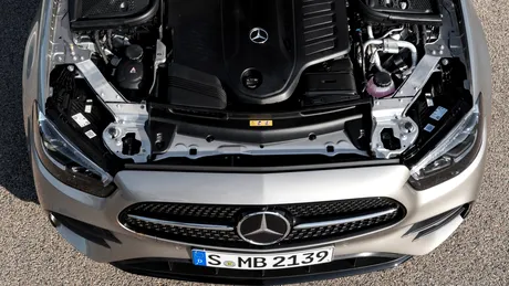 Mercedes-Benz, acuzat că a folosit dispozitive pentru a păcălirea testelor de emisii pe Clasa E