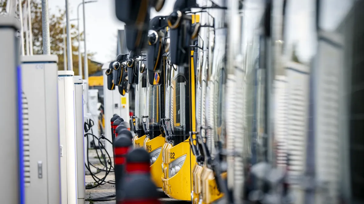 O capitală europeană cu 42 de linii de autobuz a trecut în totalitate la vehicule electrice