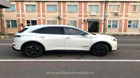 Un DS 7 Crossback a intrat în vama Albiţa, cu destinaţia Republica Moldova. Ce au descoperit vameşii la o verificare mai atentă - GALERIE FOTO