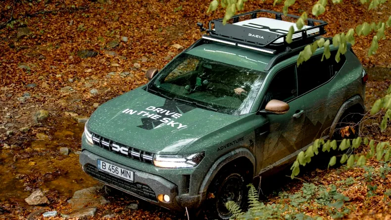 Cristina Gutiérrez și Sébastien Loeb au urcat cu Dacia Duster pe cel mai înalt drum din România