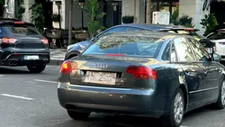 Numărul de înmatriculare scris pe carton: Este legal să faci asta în 2025?
