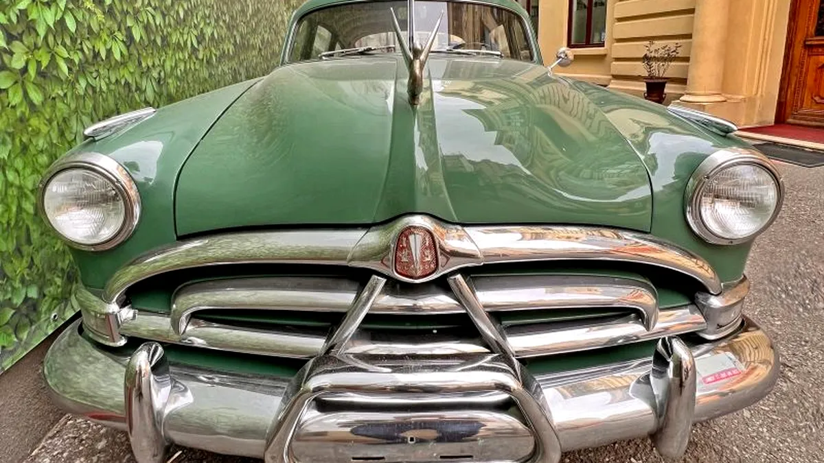Licitație inedită: un Hudson Hornet din 1951 poate fi cumpărat în România