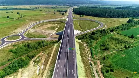 Numai în România: Autostradă cu probleme, deschisă în curând circulaţiei