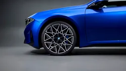 BYD promite autonomie de 500 km în 5 minute. BMW spune că asta vine cu un risc major