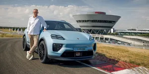 Porsche a construit un milion de exemplare ale SUV-ului Macan la fabrica din Leipzig