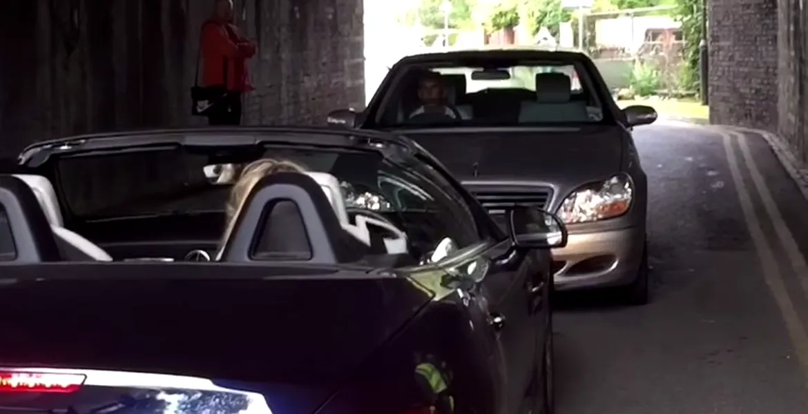 Doi şoferi se întâlnesc într-un pasaj îngust. Rezultatul: blocarea traficului pentru aproape o oră [VIDEO]