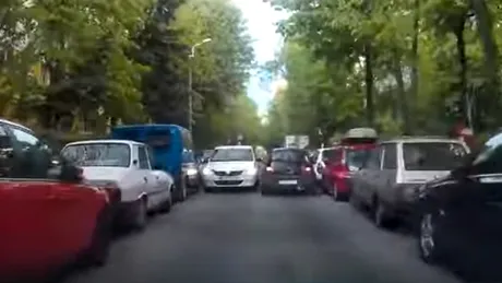 Greşeala pe care o vedem zilnic în trafic. Un şofer de BMW ne demostează până unde poate să ducă tupeul la volan [VIDEO] 