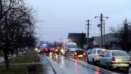 VIDEO | O ambulanță care se deplasa la un accident rutier a fost la rândul său implicată într-un accident grav