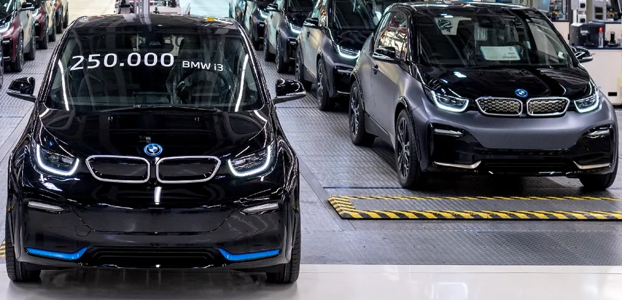 BMW a produs doar 250.000 de modele i3, inainte de a renunta la acest vehicul electric care se dorea revolutionar pentru intreaga industrie auto globala