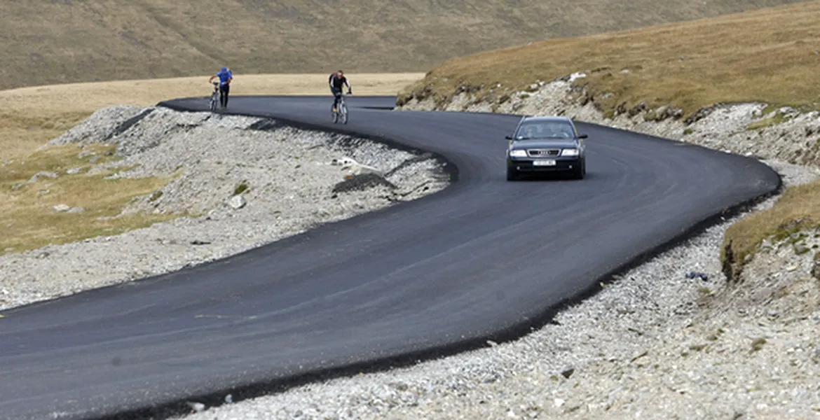 Circulaţie închisă pe Transalpina timp de două zile, pentru un concurs auto