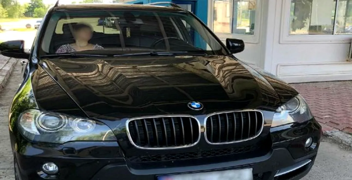 Maşina de lux furată, descoperită de Poliţia de Frontieră. Cazul ascunde un tip de fraudă tot mai întâlnită în Europa