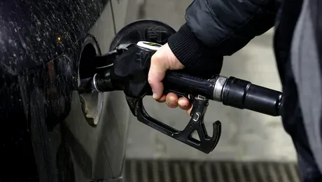 Reducerea de 25% a accizei pentru motorină a expirat la 1 octombrie. Cât costă acum un litru de motorină?