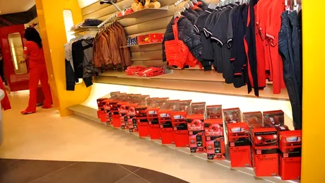 Cele mai rapide haine, acum la Ferrari Store!