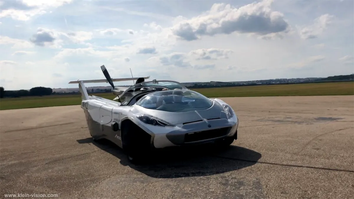 Mașina zburătoare este gata. AirCar arată ca o mașină normală și se poate transforma oricând în avion