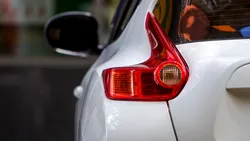 2025: Dacă drumul cu prioritate virează la stânga, ești obligat să dai semnal? Regulă obligatorie pentru toți șoferii