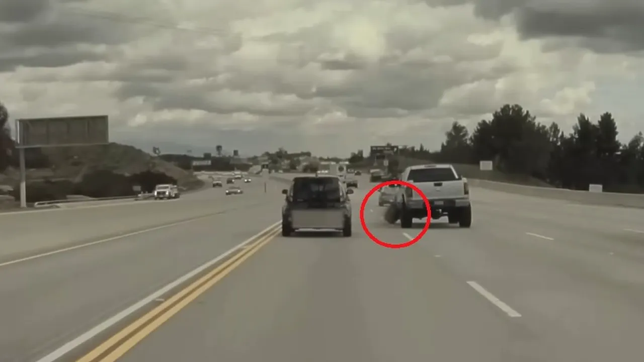 o-roată-slăbită-a-provocat-un-accident-incredibil-pe-autostrad 2 