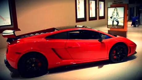 VIDEO: Cum scoţi un Aventador şi patru Gallardo dintr-un mall (like a boss)