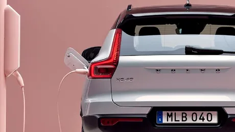 Cum arată încălțămintea ecologică inspirată de Volvo XC40 Recharge