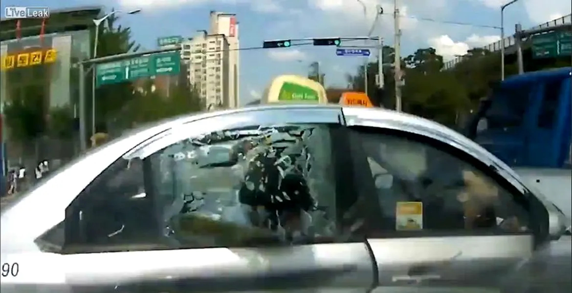 Trecutul pe roşu nu ajută pe nimeni. VIDEO