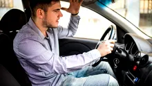 Te enervezi des în trafic? Gestul pe care NU îl mai poți face la volan