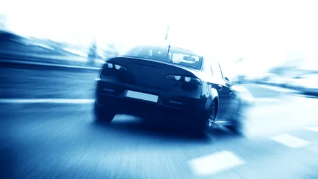 Serie de coliziuni mortale: Noua tendință periculoasă de pe rețelele sociale care transformă condusul imprudent într-un joc