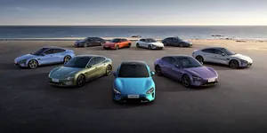 VIDEO Xiaomi, despre mașinile sale care își pierd roțile în accidente: Este vorba de o caracteristică, nu de un defect