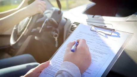 Circa 30% dintre șoferii unei țări europene cred că nu ar trece examenul auto dacă l-ar relua mâine